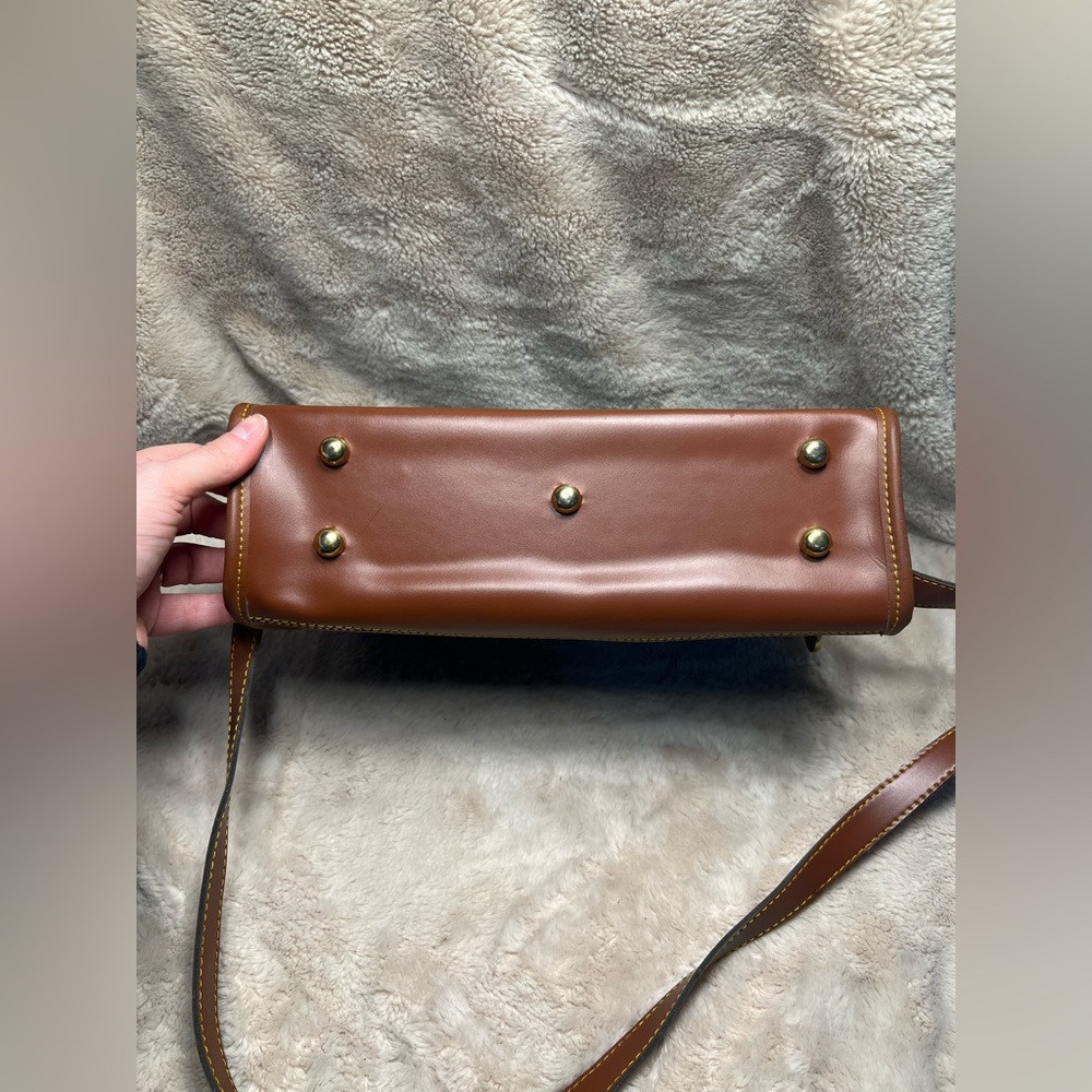 Dooney & Bourke crossbody. - Picture 3 of 10